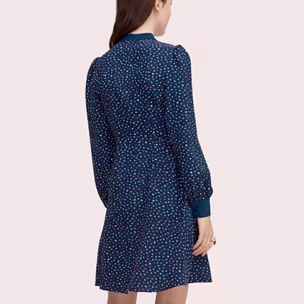 Lips Crepe Dress - Picture 4 of 8
